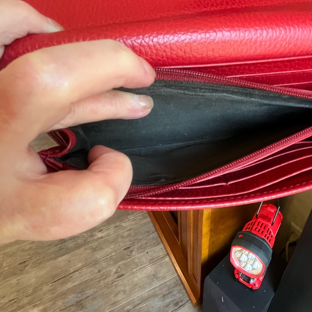 Gucci Red Leather Double G Wallet GUC - Picture 8 of 10